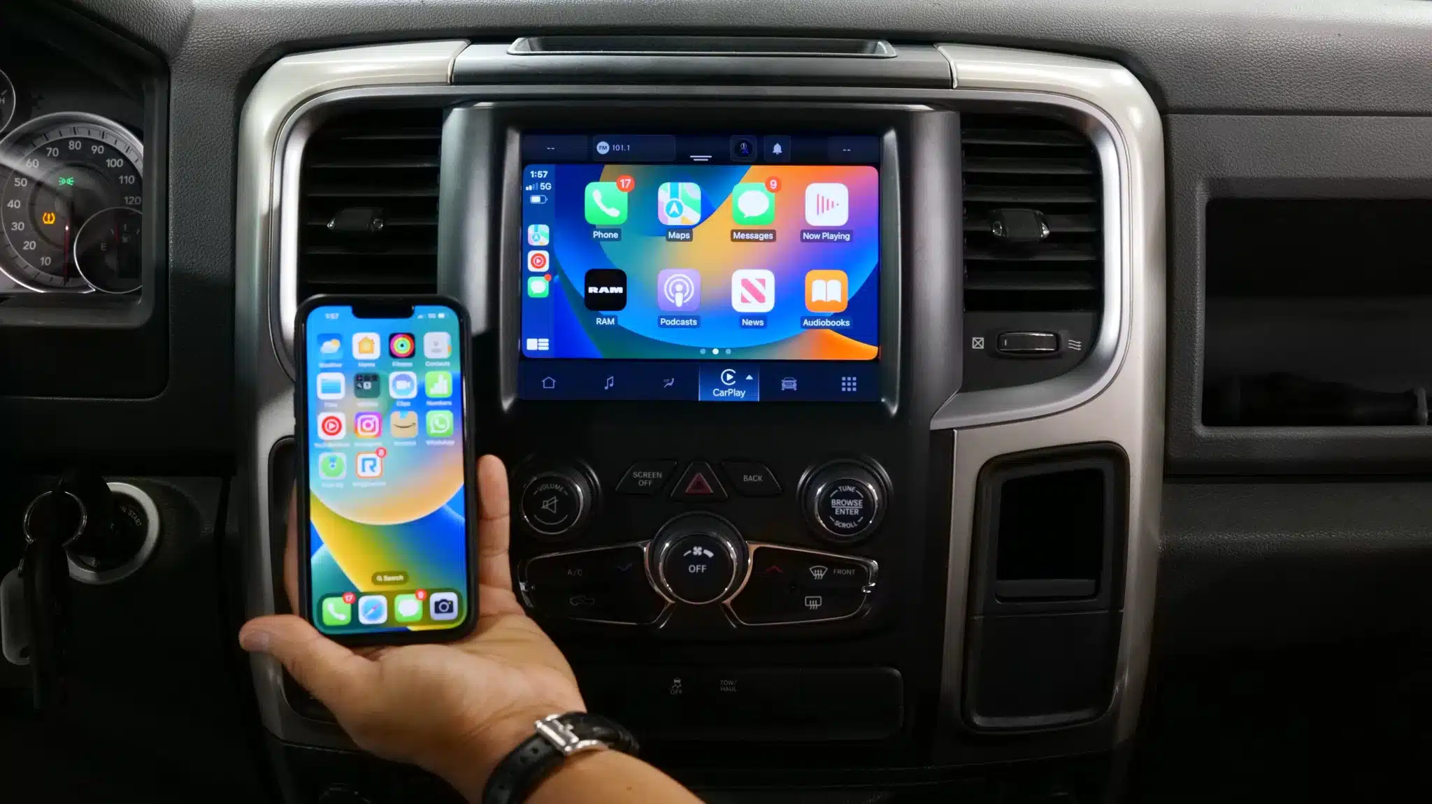 UBD DS Wireless Apple Carplay & Android Auto