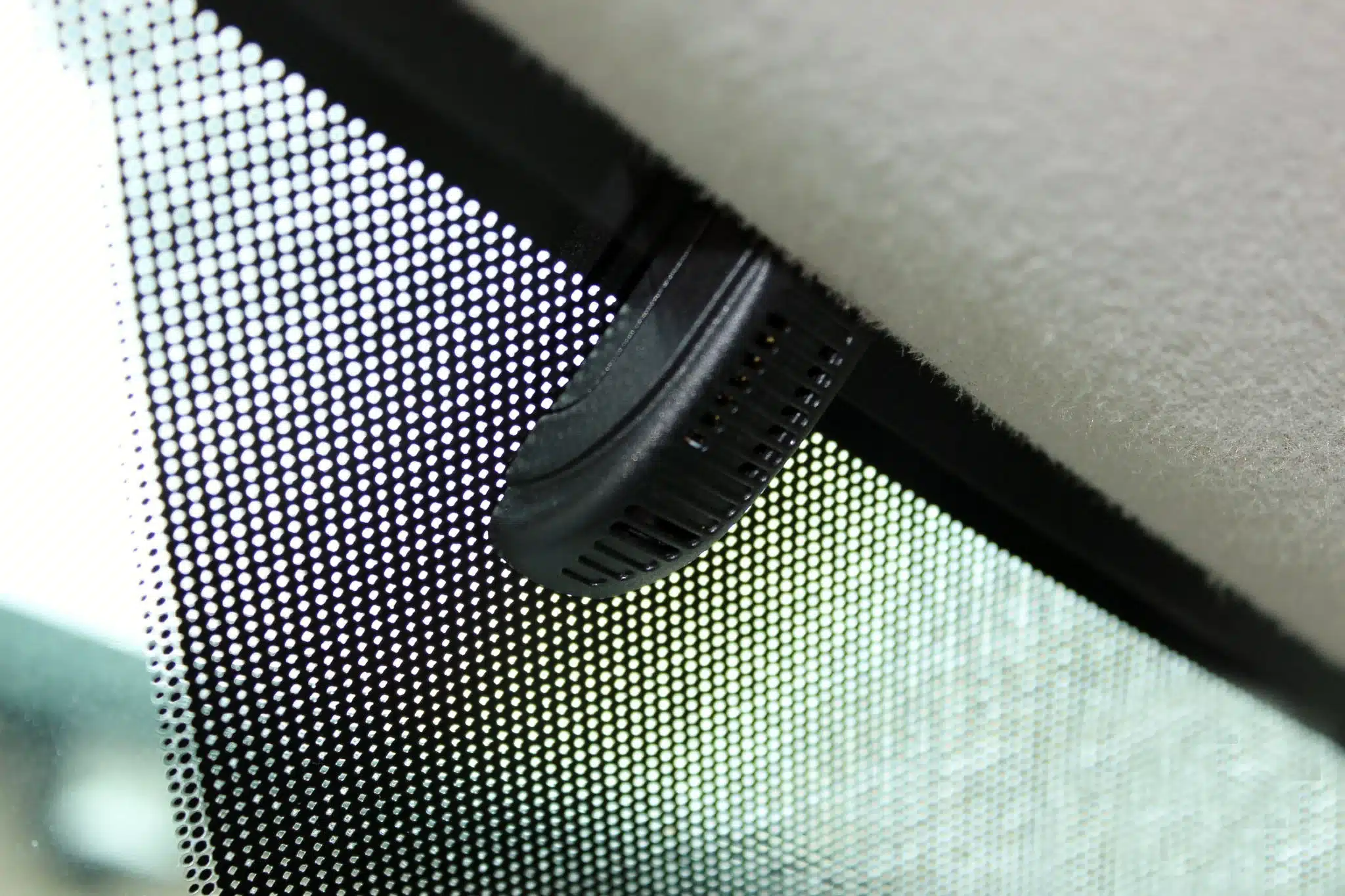 yGa06Mi windshield-installed microphone